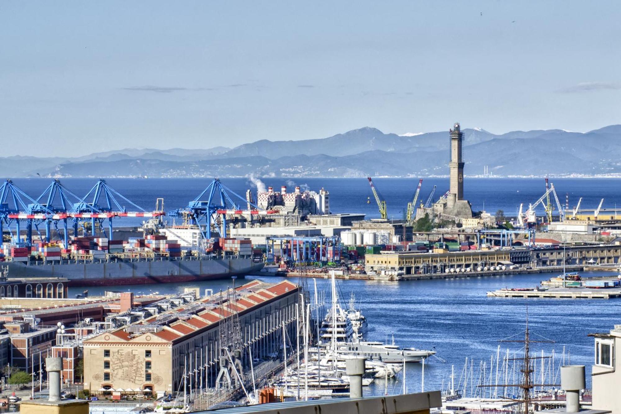 La Mansarda Del Principe, Vicoli, Acquario E Lanterna Lejlighed Genova Eksteriør billede